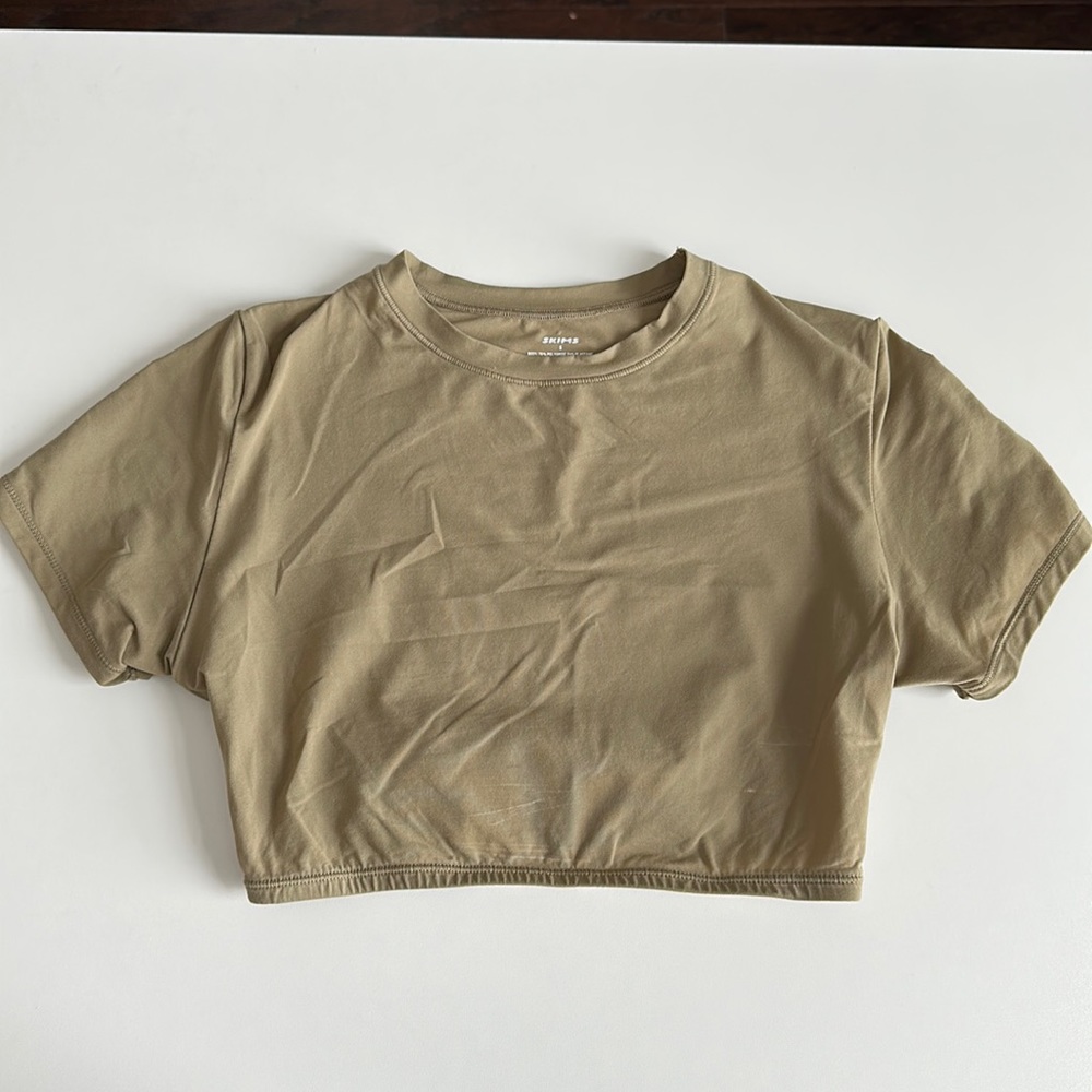 SKIMS Fits Everybody Super Cropped Tshirt Size Small Color Khaki